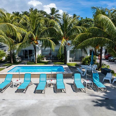 Le Nautique Beachfront Apartments Anse Royale Exterior photo