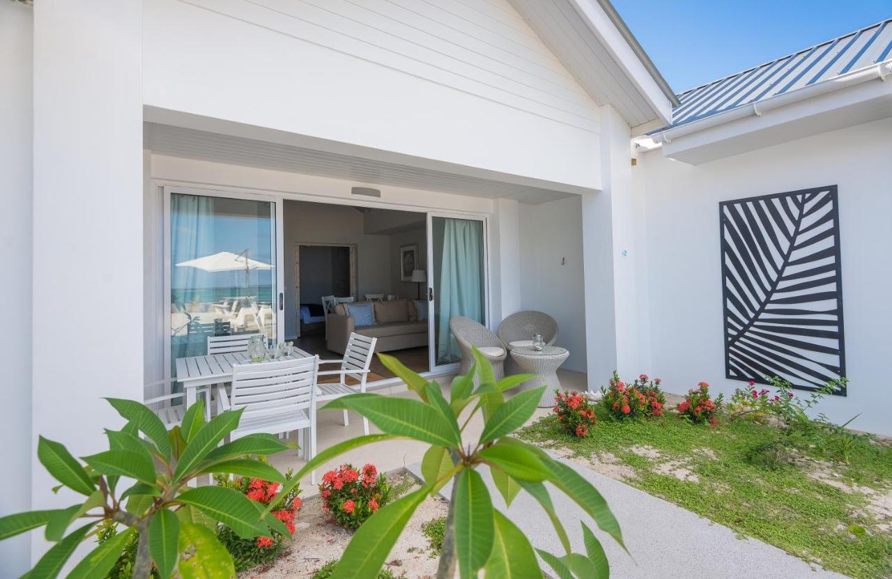 Le Nautique Beachfront Apartments Anse Royale Exterior photo