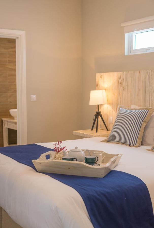 Le Nautique Beachfront Apartments Anse Royale Exterior photo