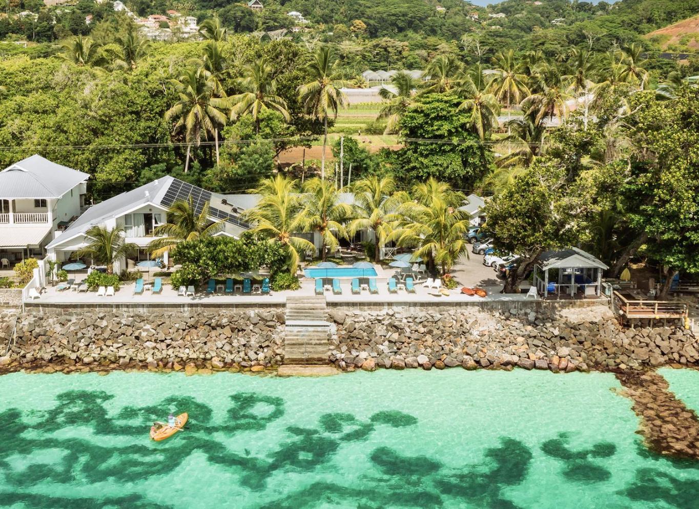 Le Nautique Beachfront Apartments Anse Royale Exterior photo