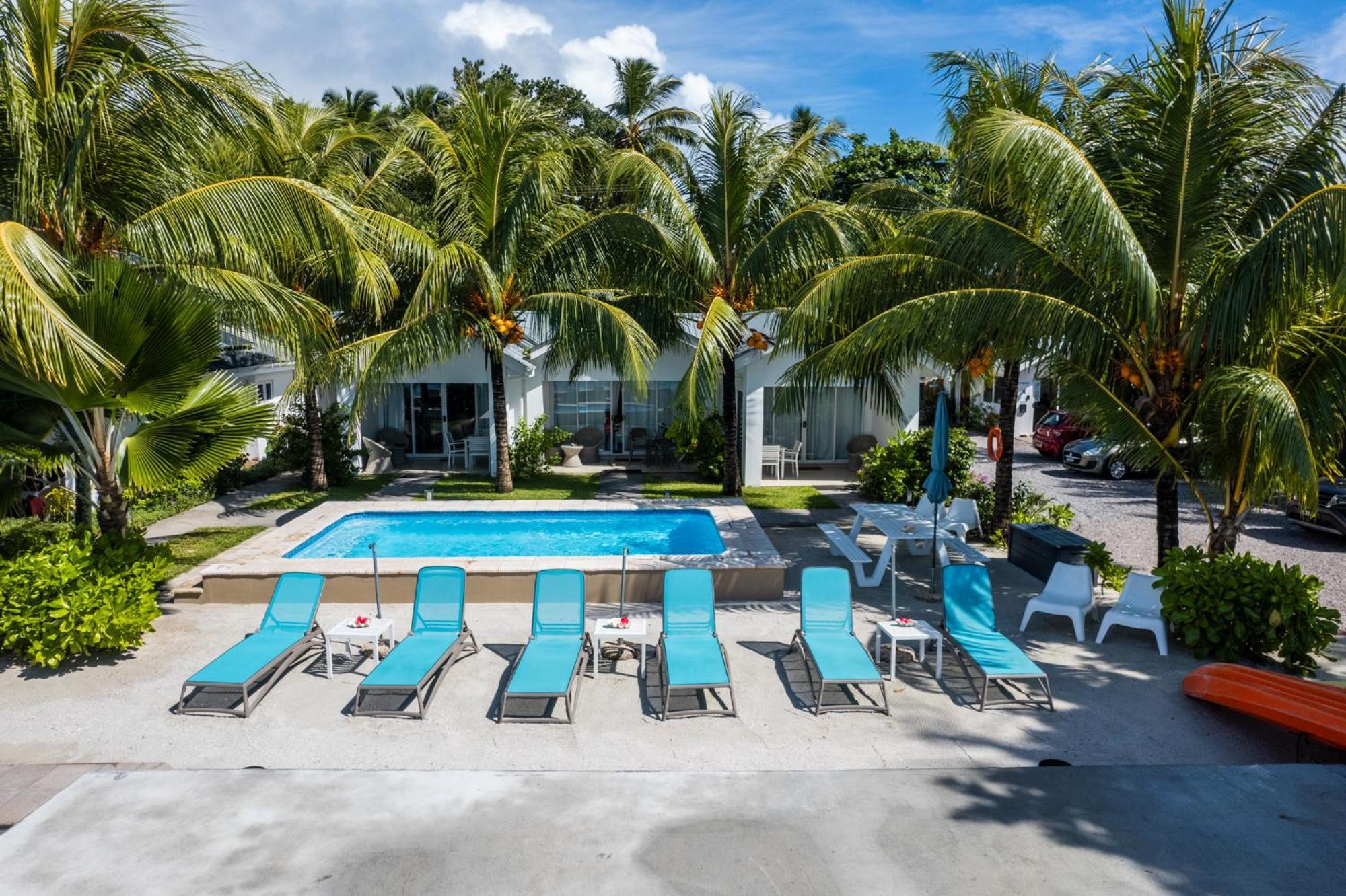 Le Nautique Beachfront Apartments Anse Royale Exterior photo
