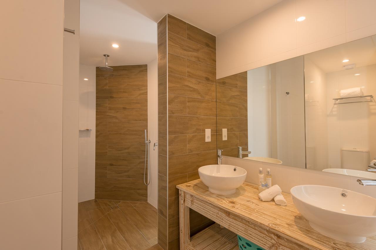 Le Nautique Beachfront Apartments Anse Royale Exterior photo