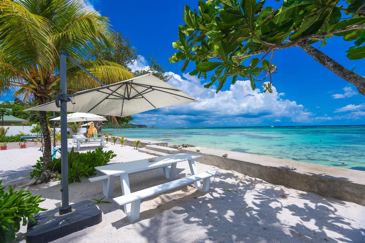 Le Nautique Beachfront Apartments Anse Royale Exterior photo