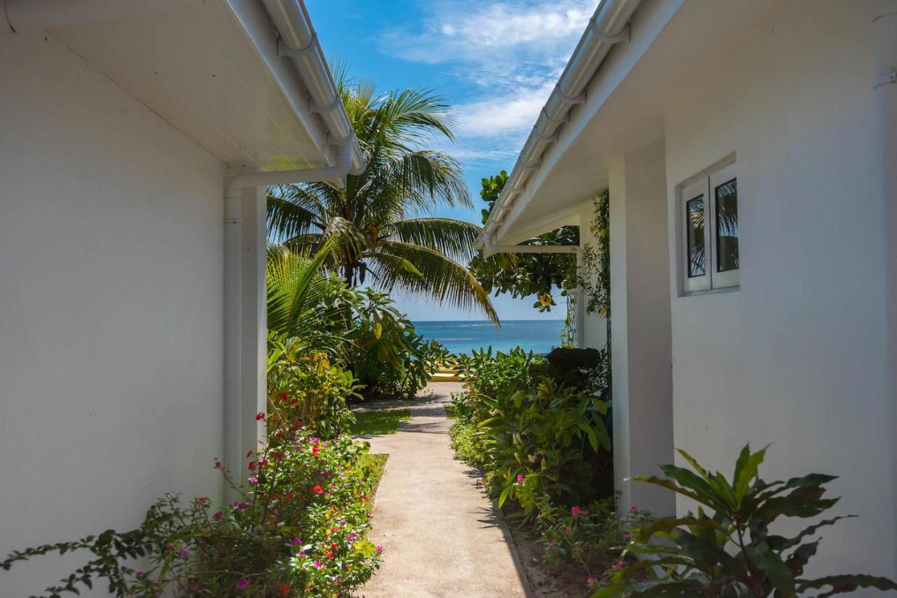 Le Nautique Beachfront Apartments Anse Royale Exterior photo